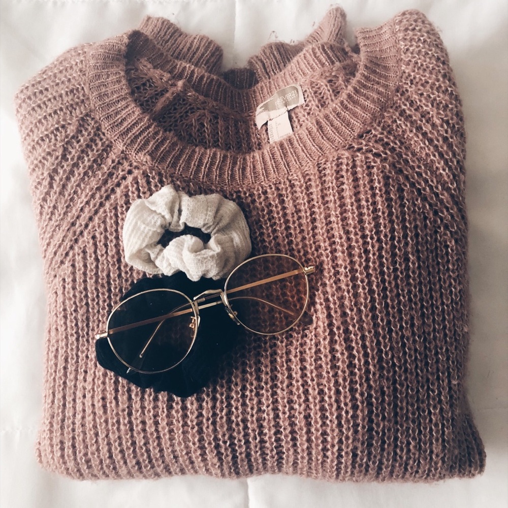 Salmon pink cable knit sweater